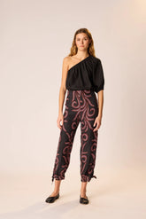 FEATHER BLACK