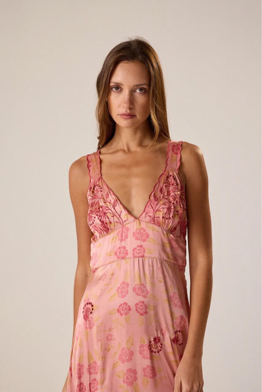 HERITAGE PRAIRIE ROSE EMBROIDERY