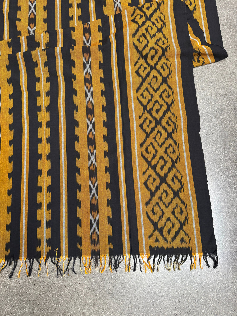 YELLOW/BLACK