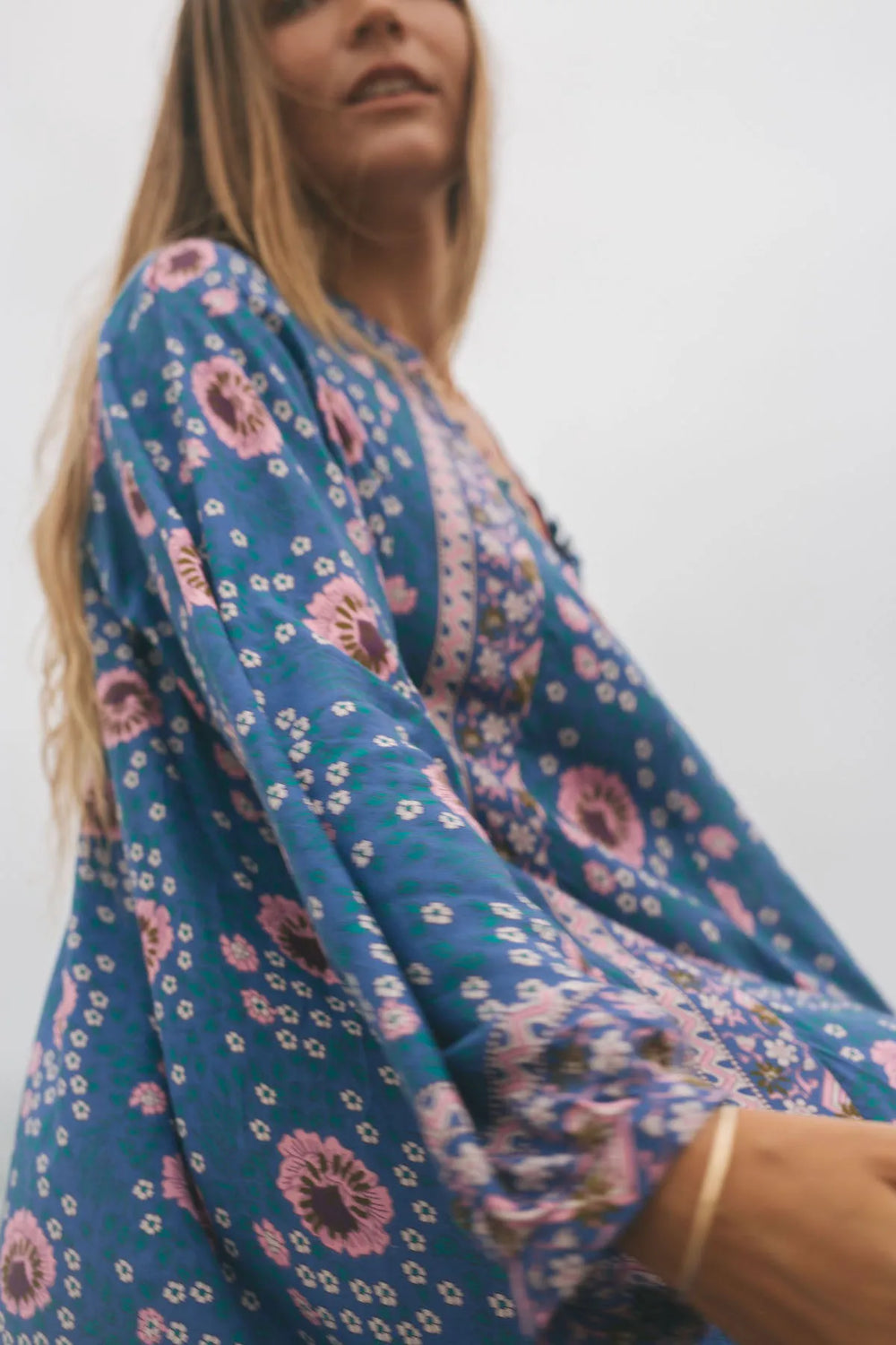 VINTAGE FLOWERS AZURE