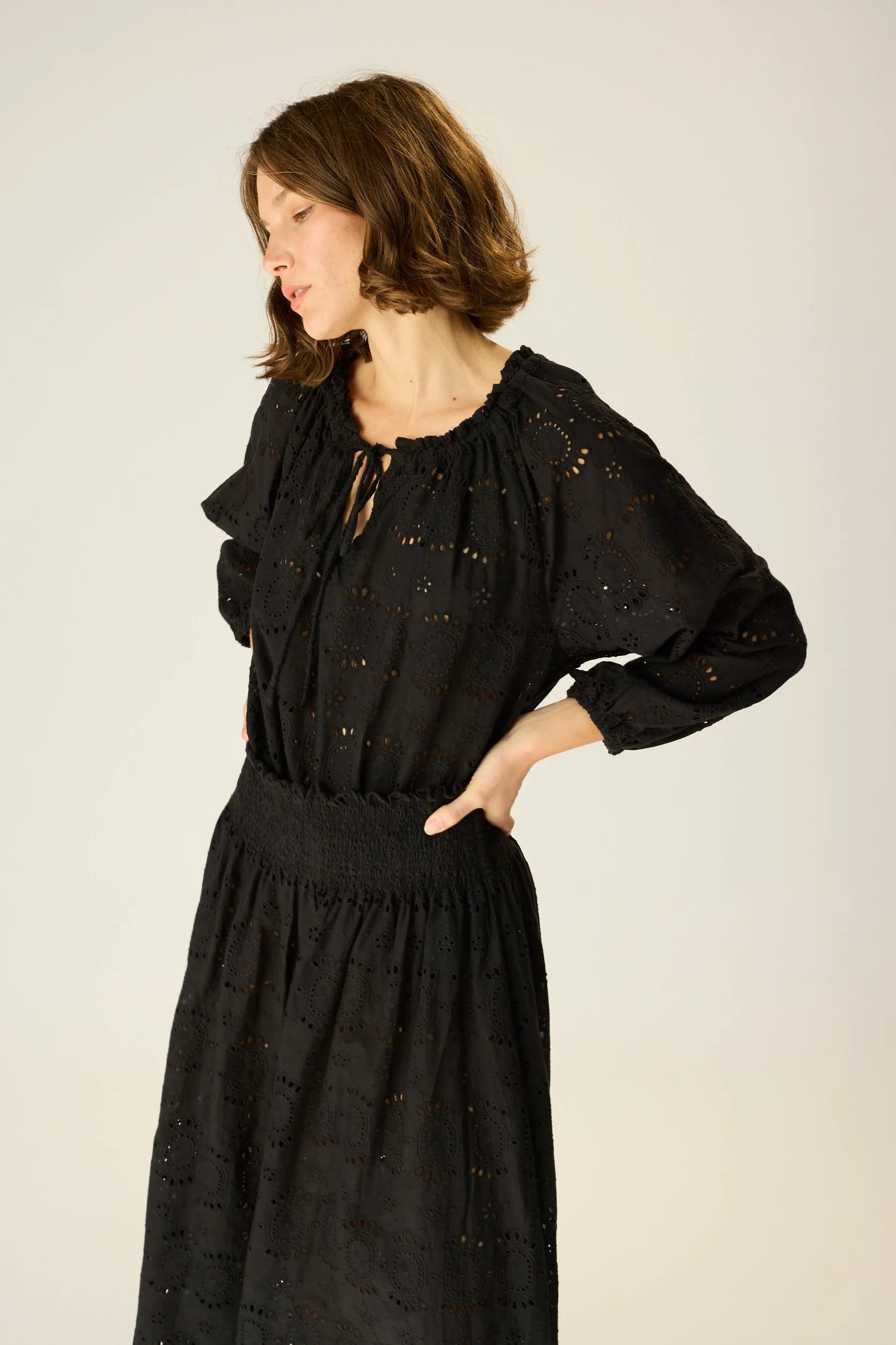 MEDALLION EMBROIDERY BLACK