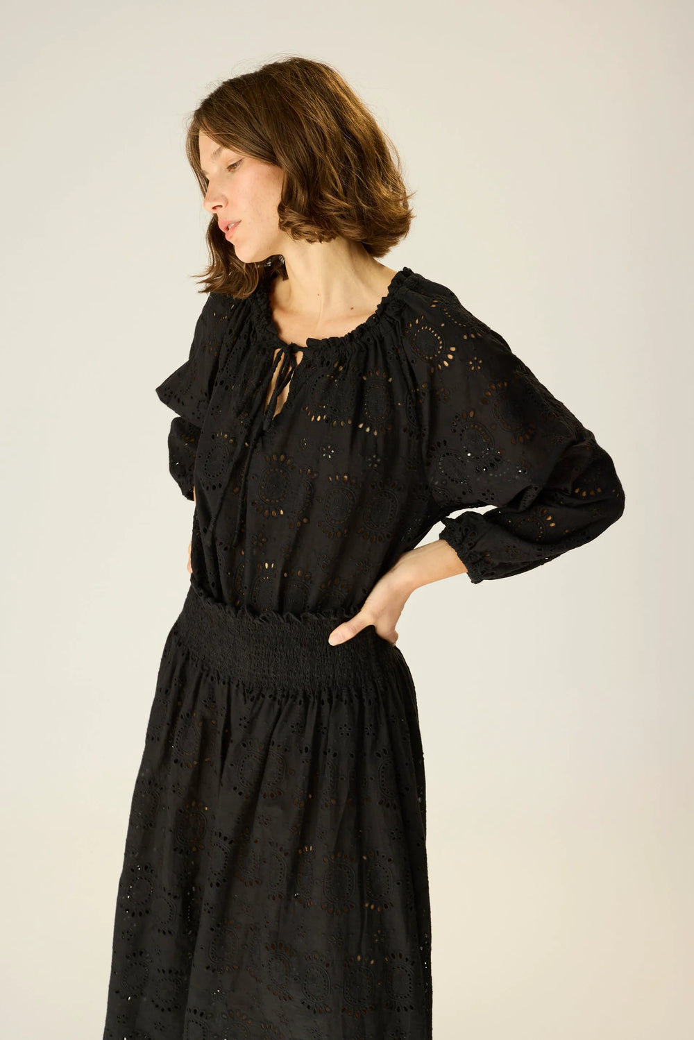MEDALLION EMBROIDERY BLACK
