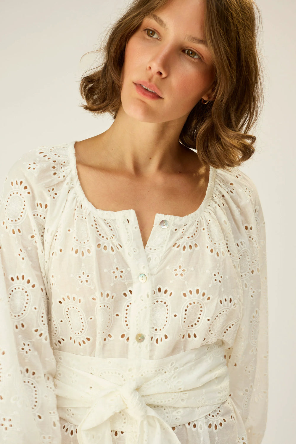 MEDALLION BLACK