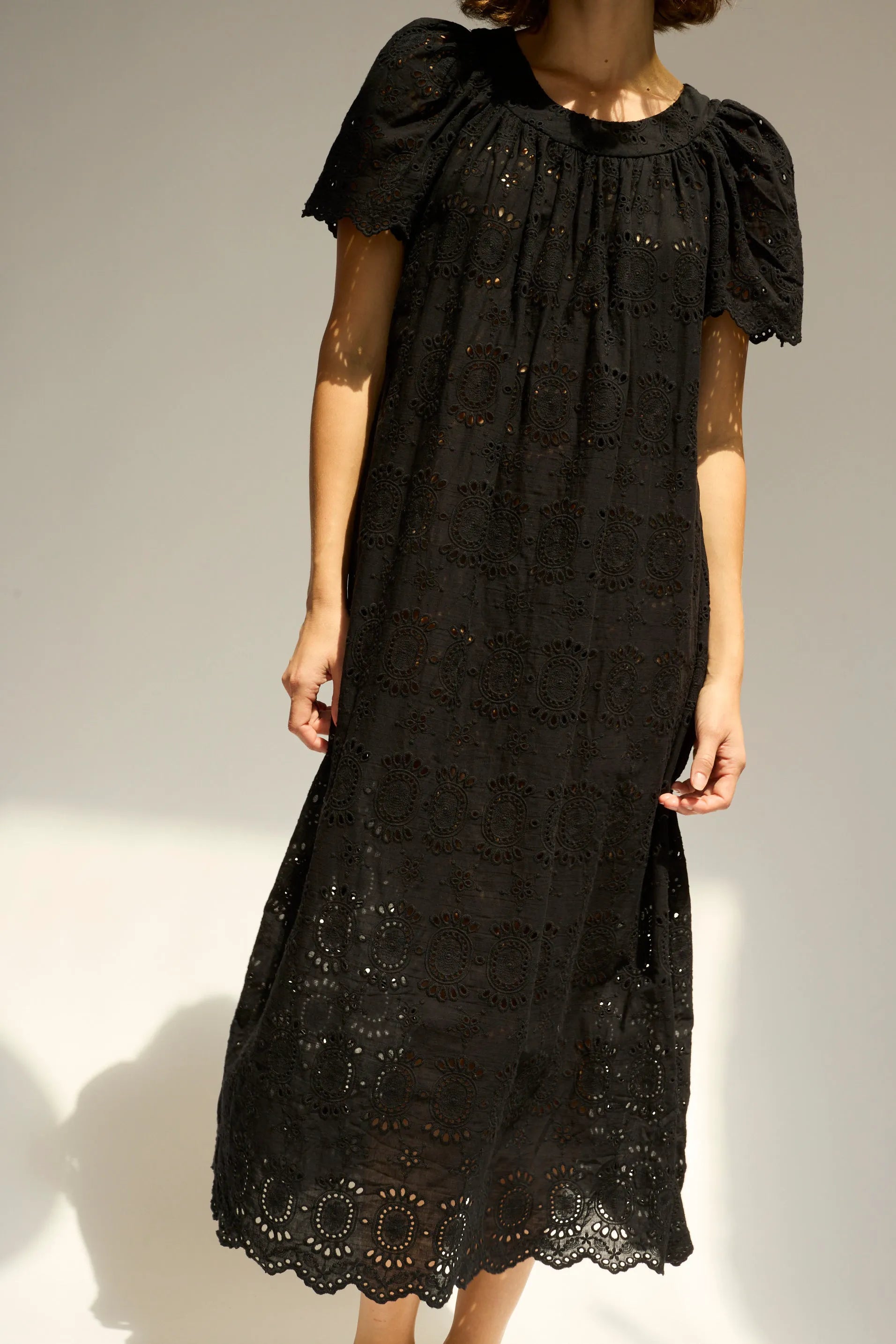 MEDALLION EMBROIDERY BLACK