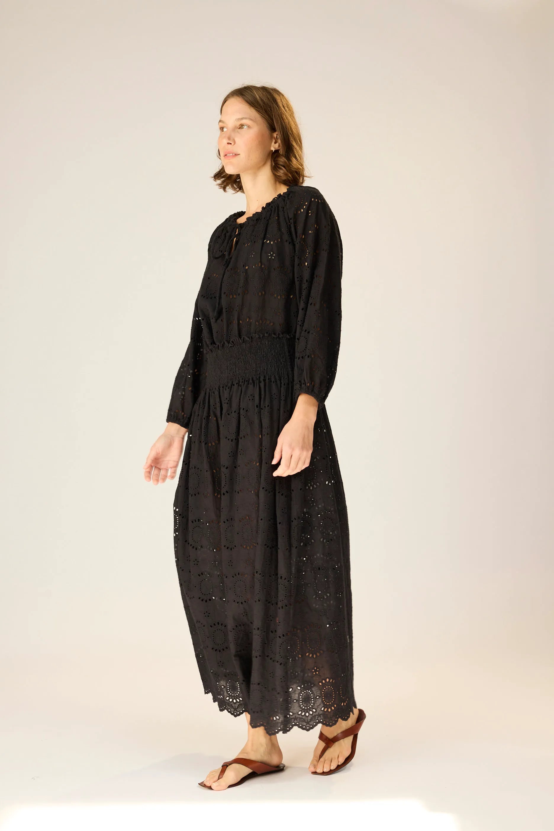 MEDALLION EMBROIDERY BLACK