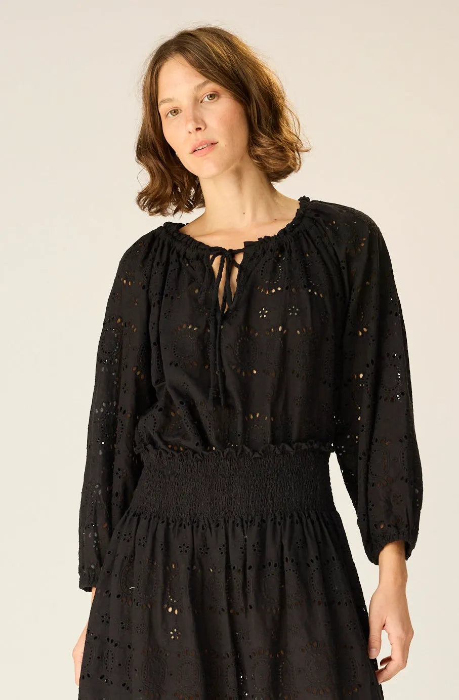 MEDALLION EMBROIDERY BLACK