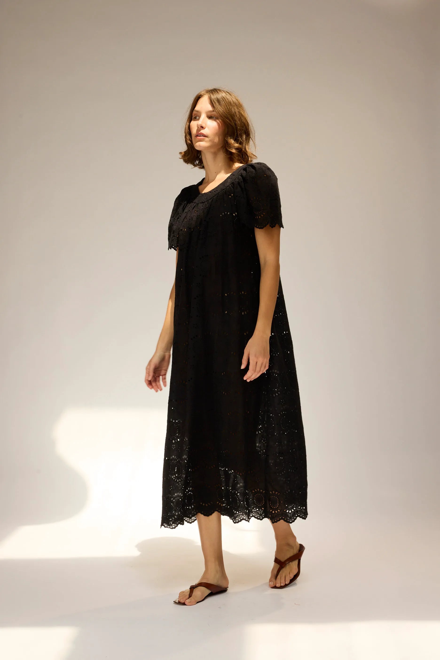 MEDALLION EMBROIDERY BLACK