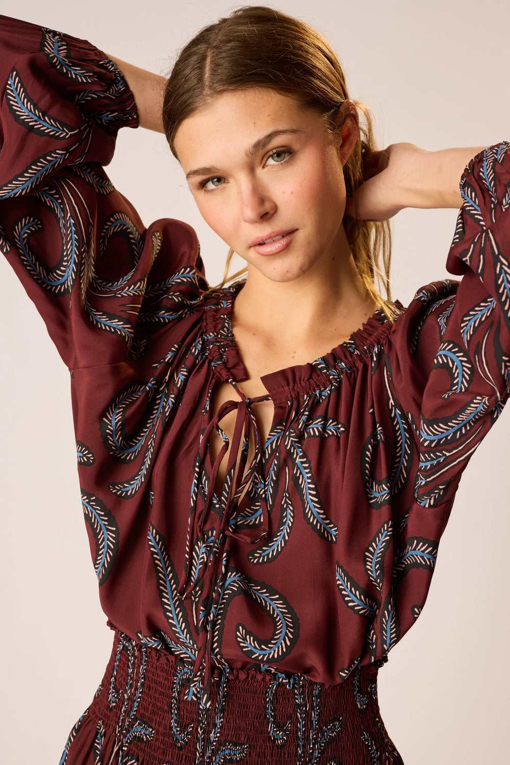 FEATHER BORDEAUX