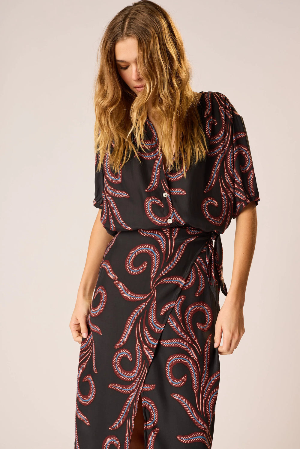 FEATHER BLACK
