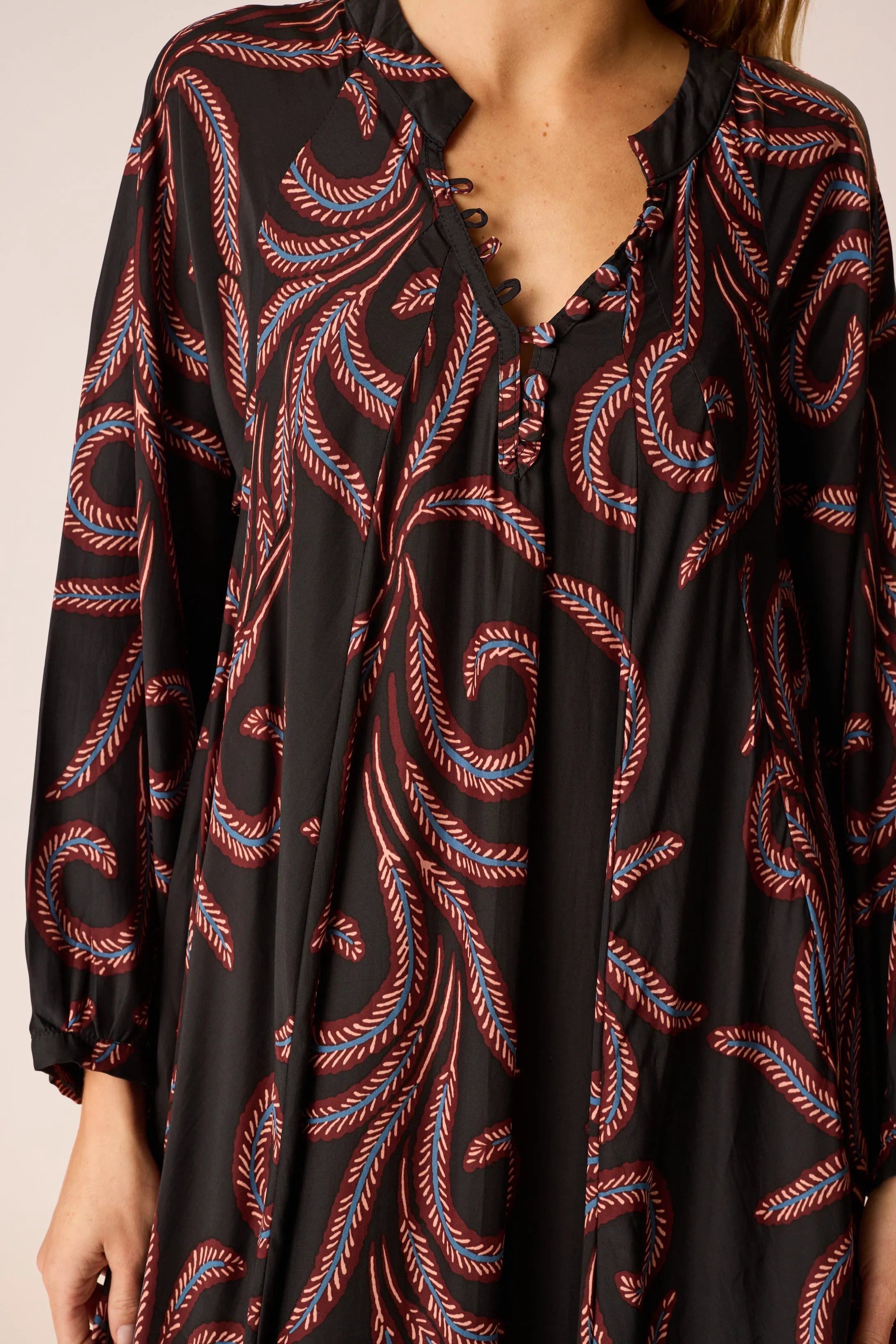 FEATHER BLACK