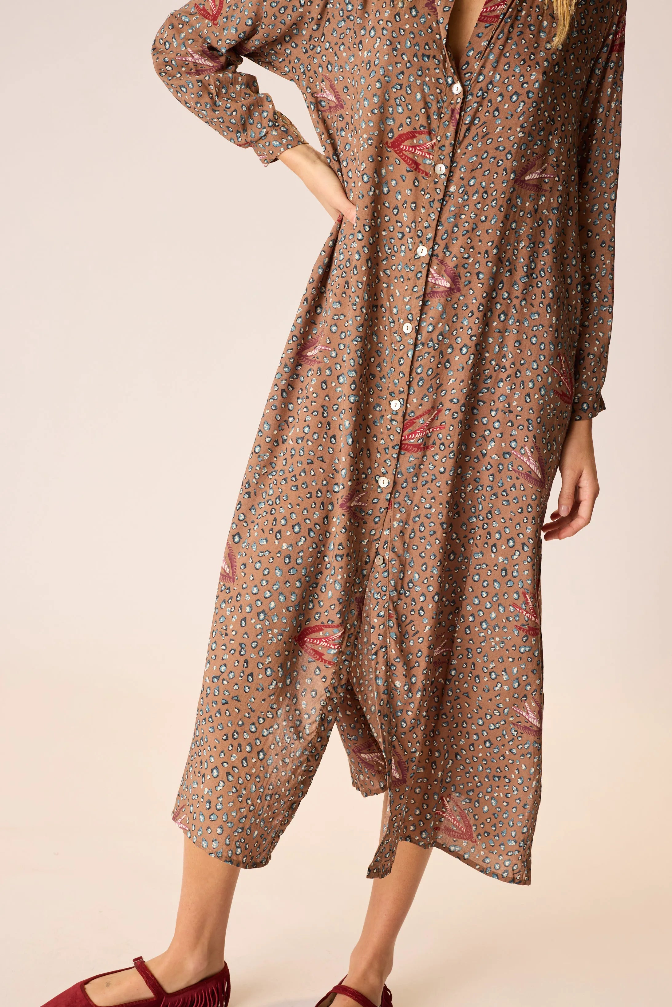 SWALLOW NUTMEG
