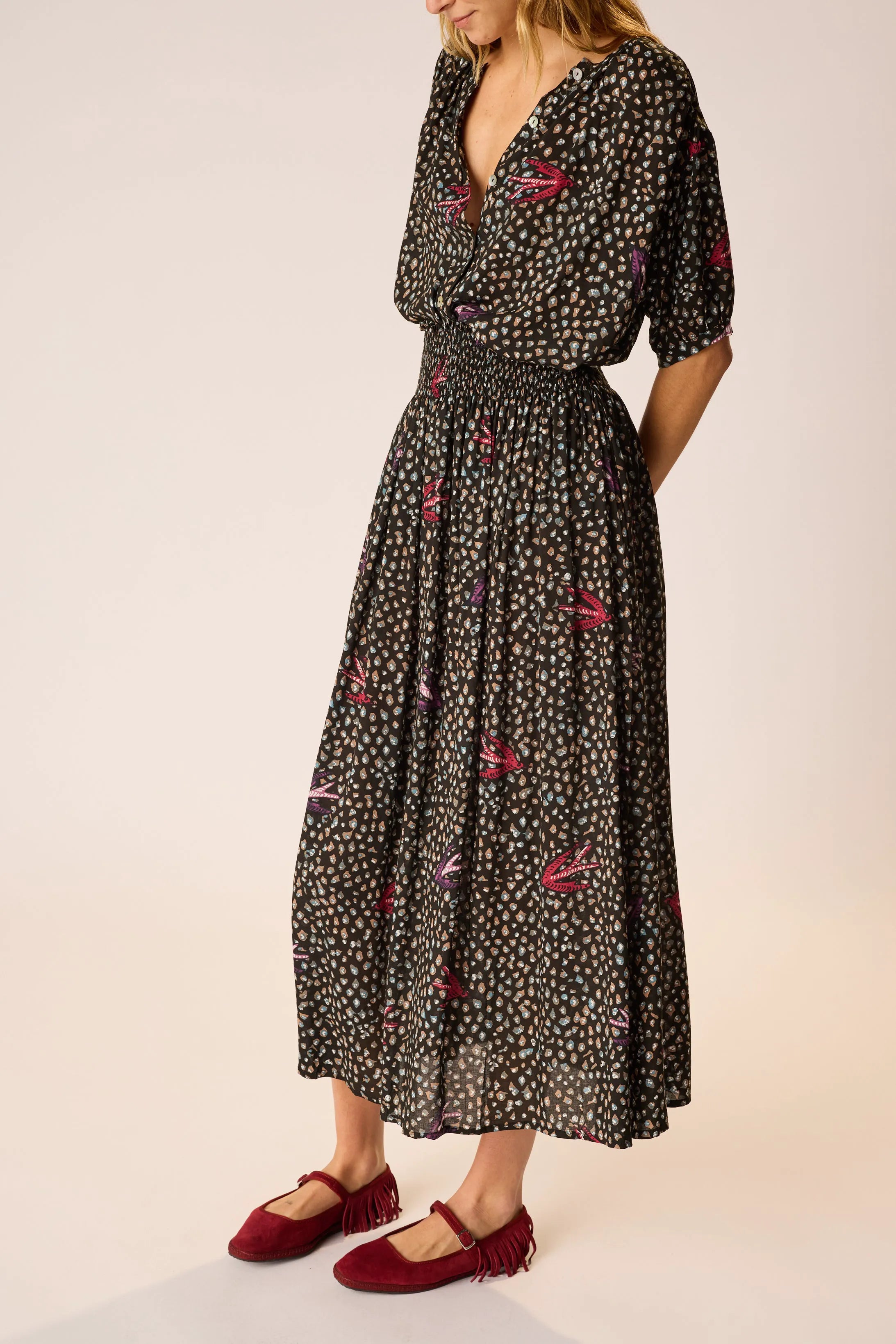SWALLOW BLACK