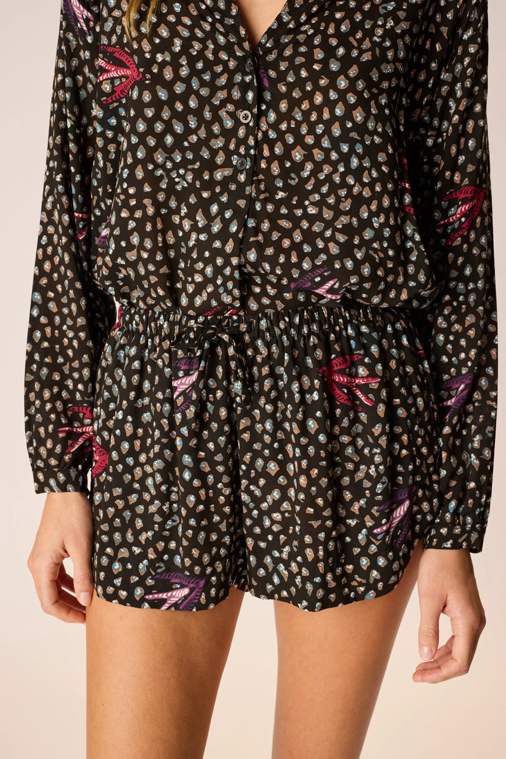SWALLOW BLACK