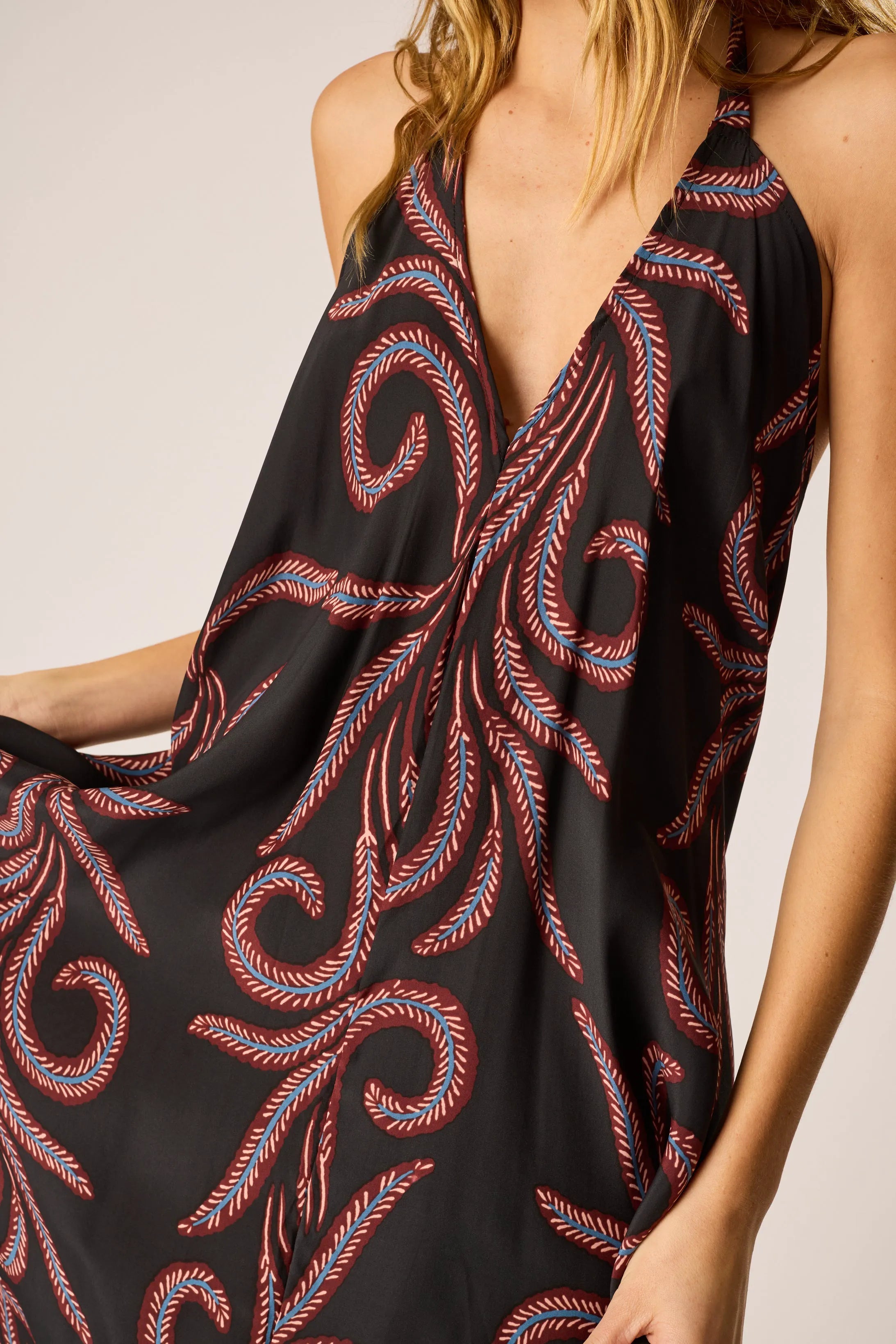 FEATHER BLACK