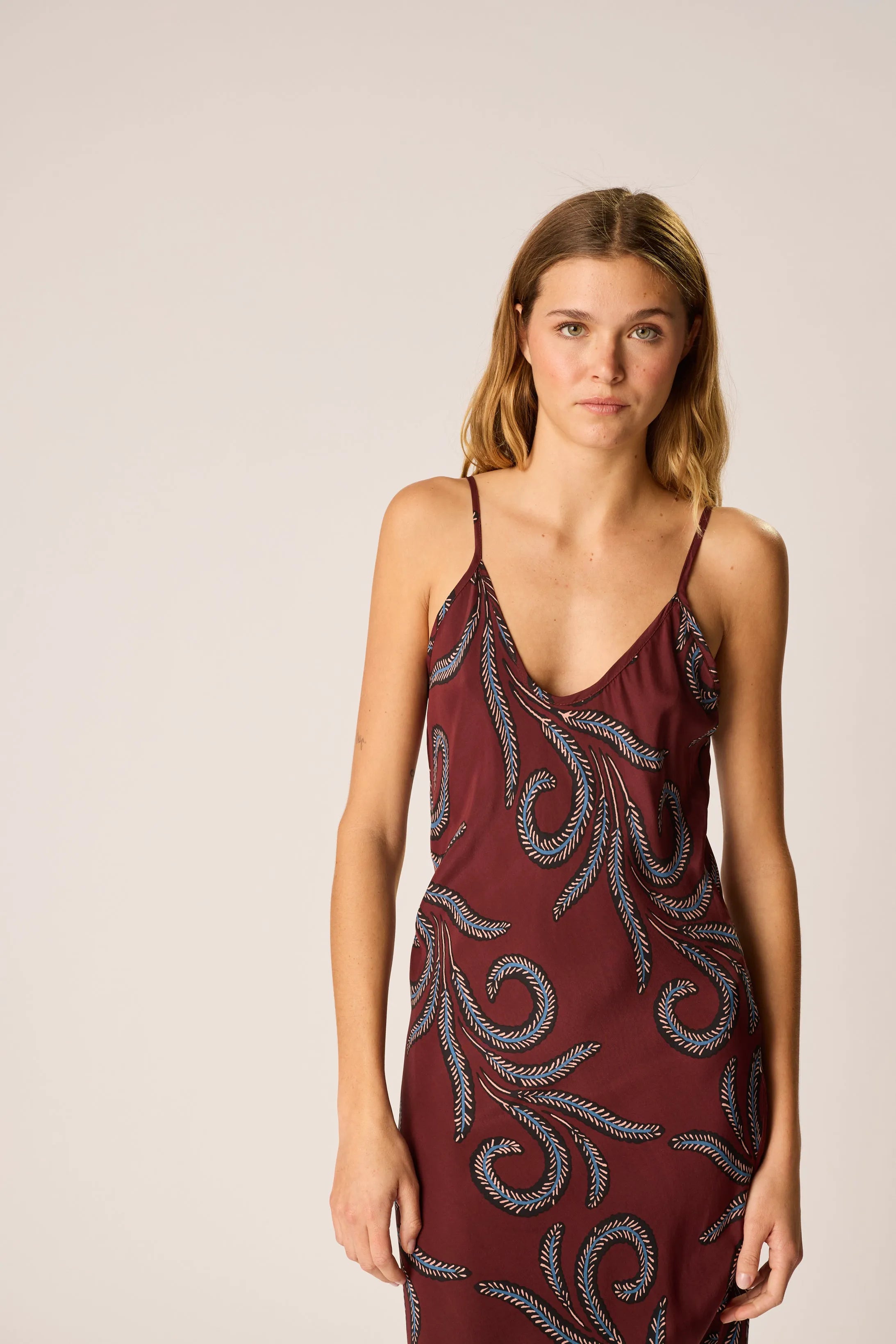 FEATHER BORDEAUX
