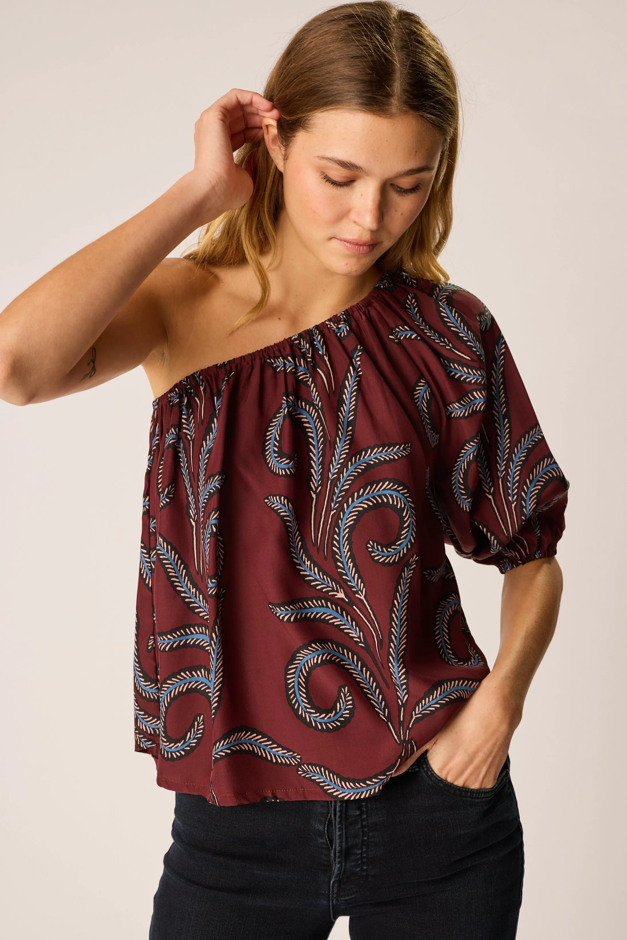 FEATHER BORDEAUX
