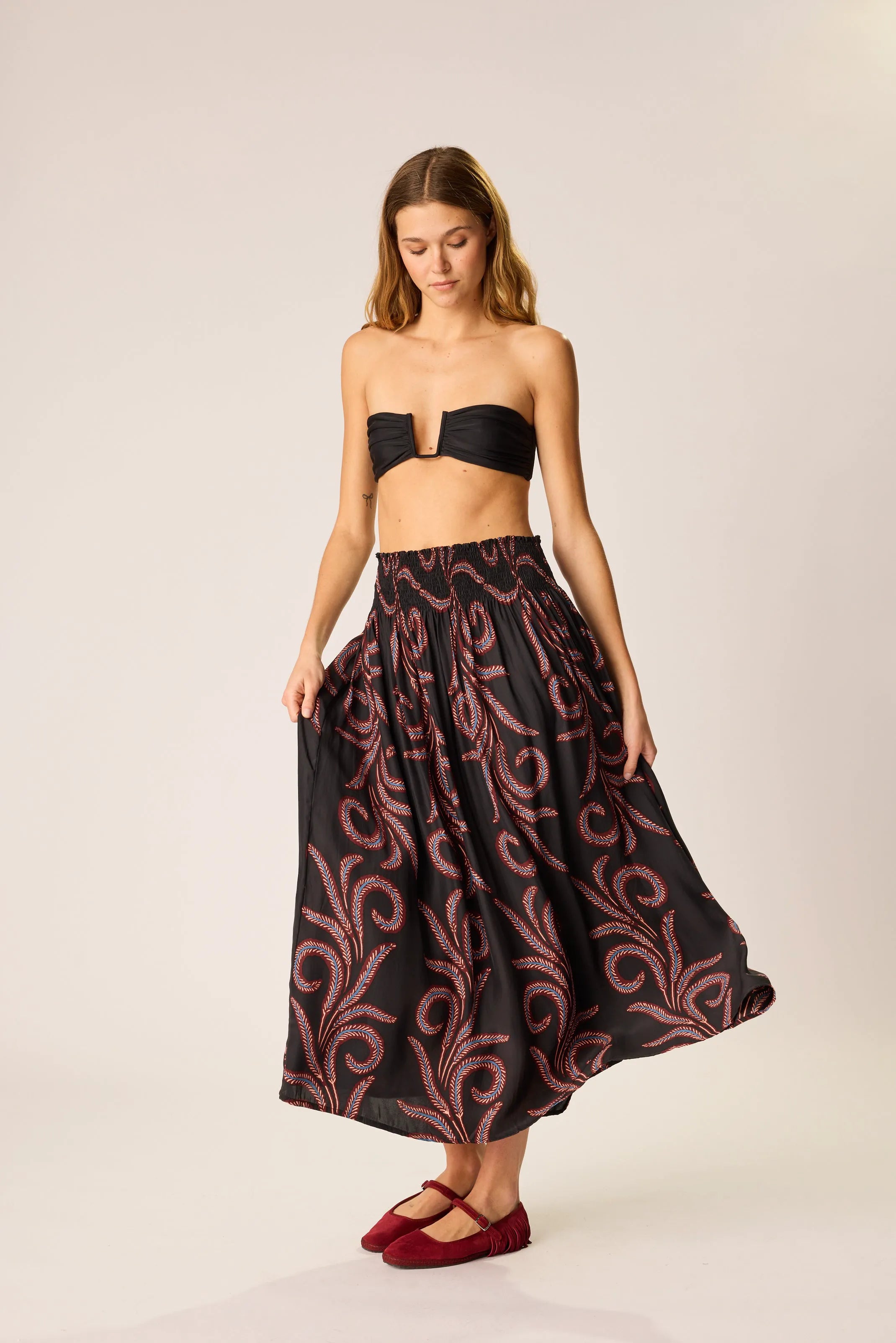 FEATHER BLACK