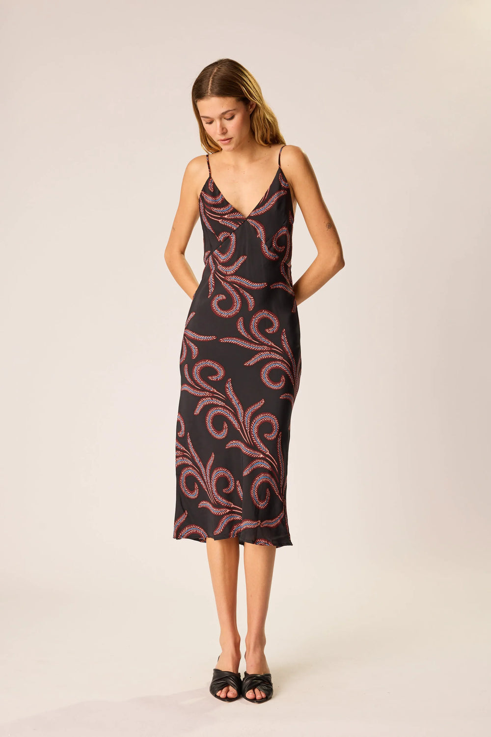 FEATHER BLACK