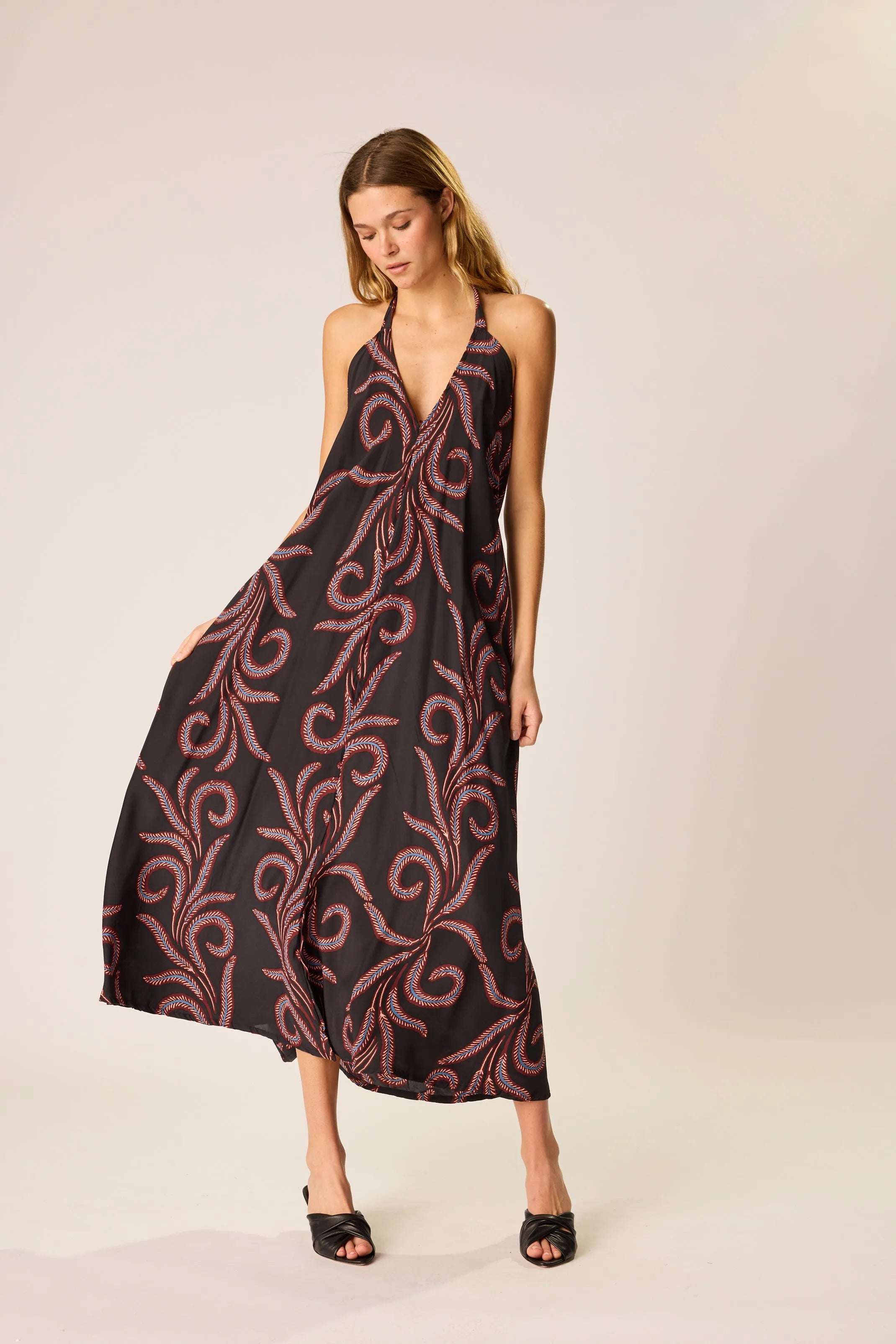 FEATHER BLACK
