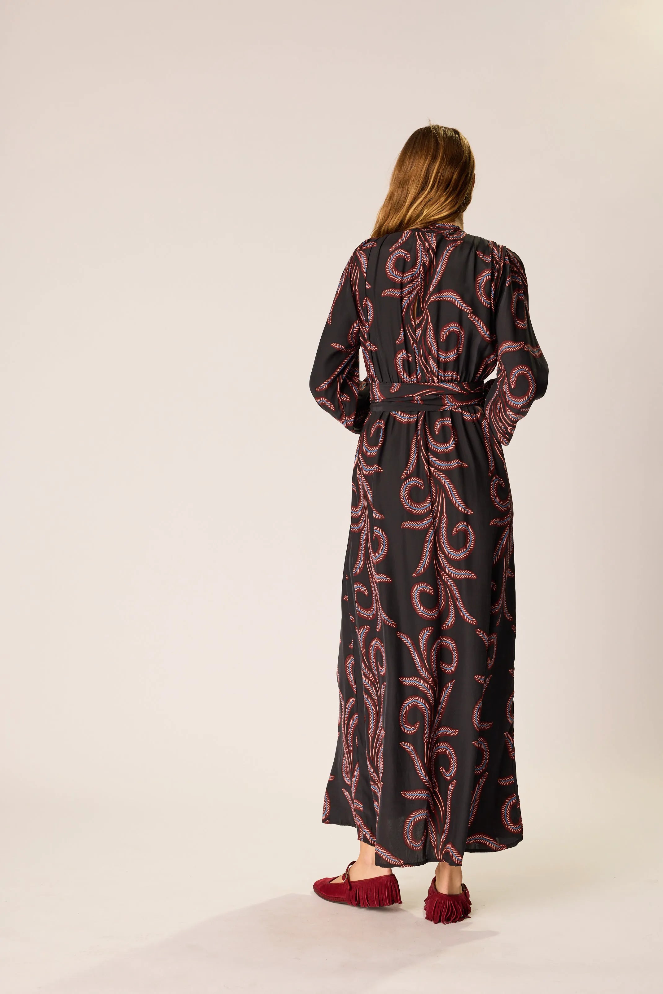 FEATHER BLACK