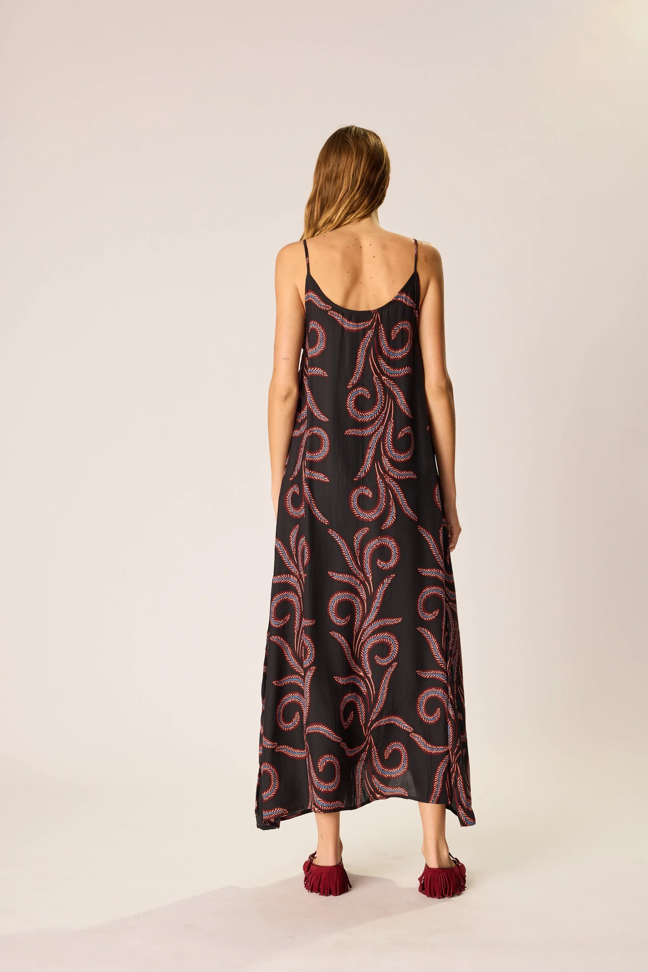 FEATHER BLACK