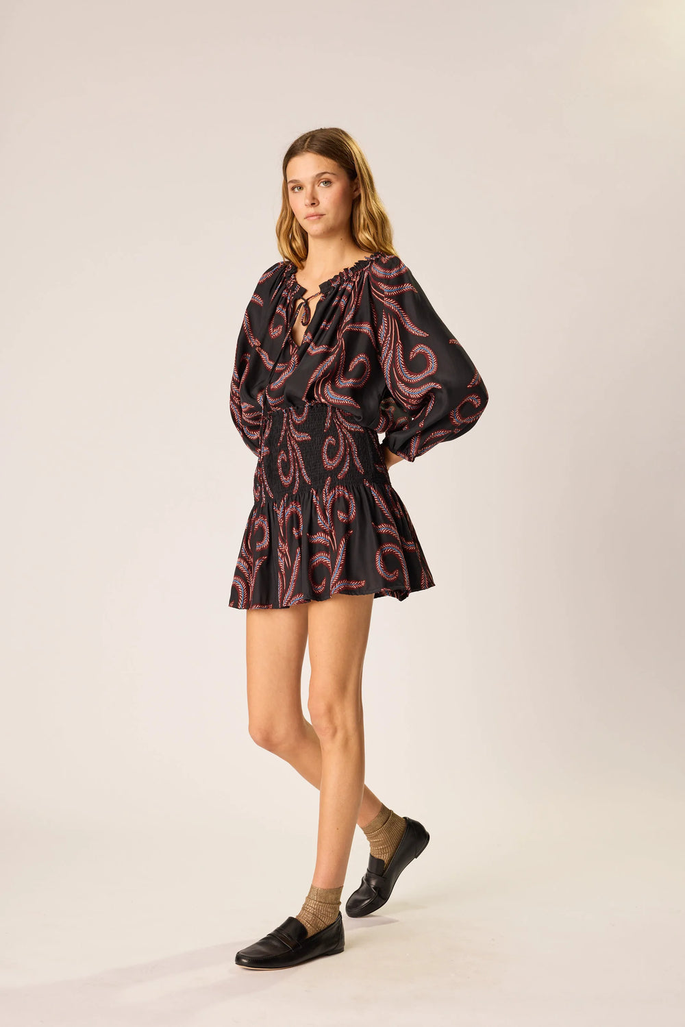 FEATHER BLACK