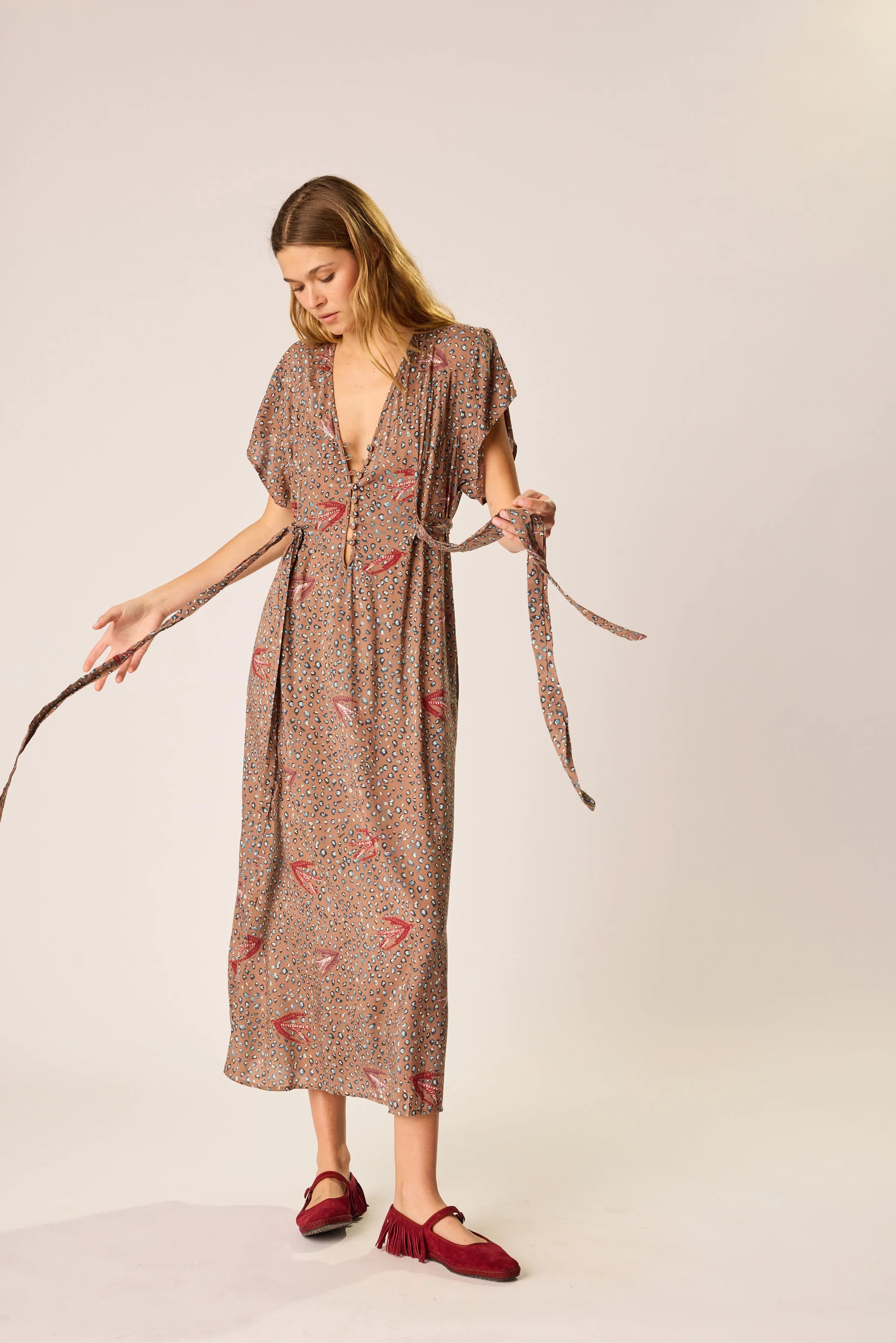SWALLOW NUTMEG