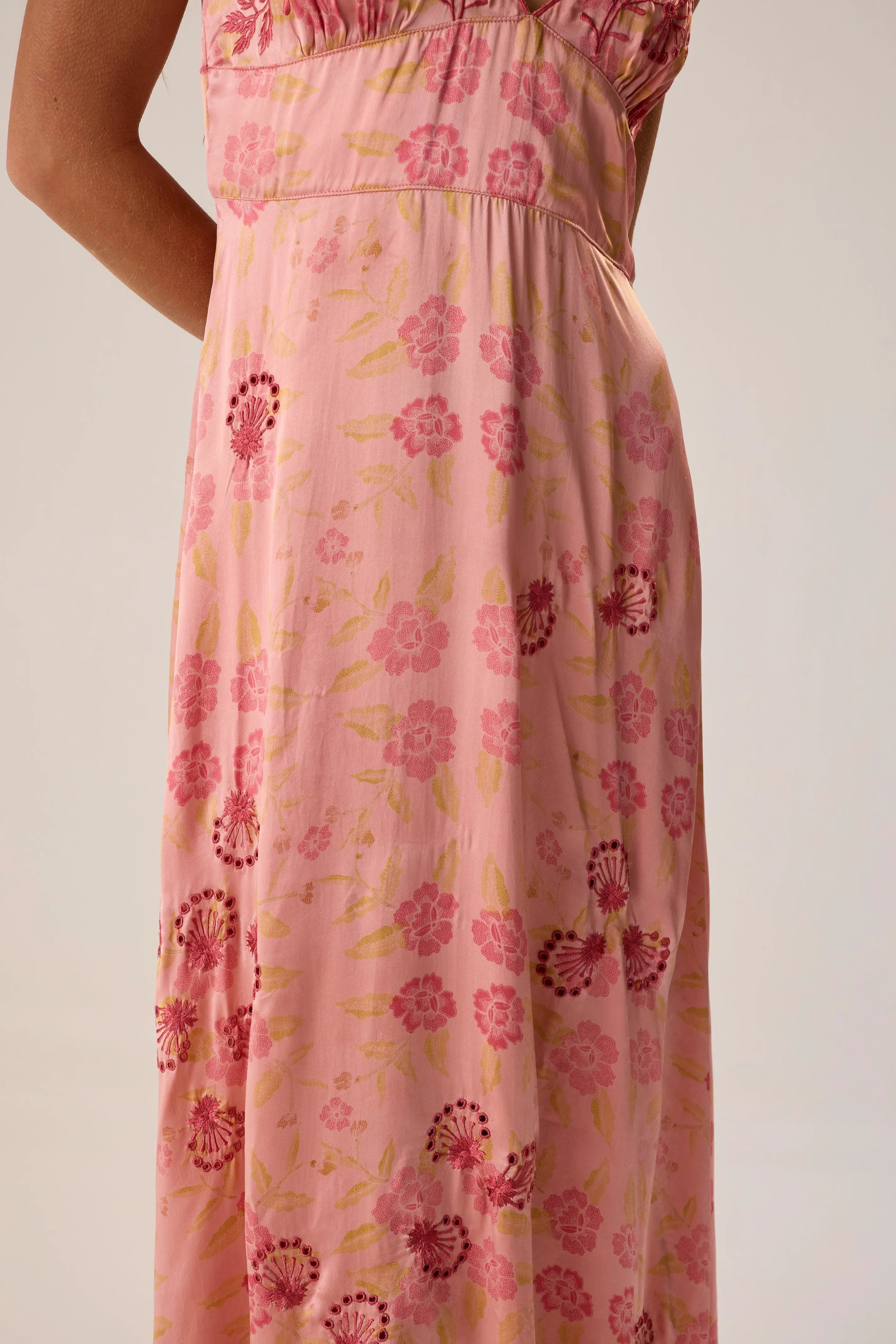 HERITAGE PRAIRIE ROSE EMBROIDERY
