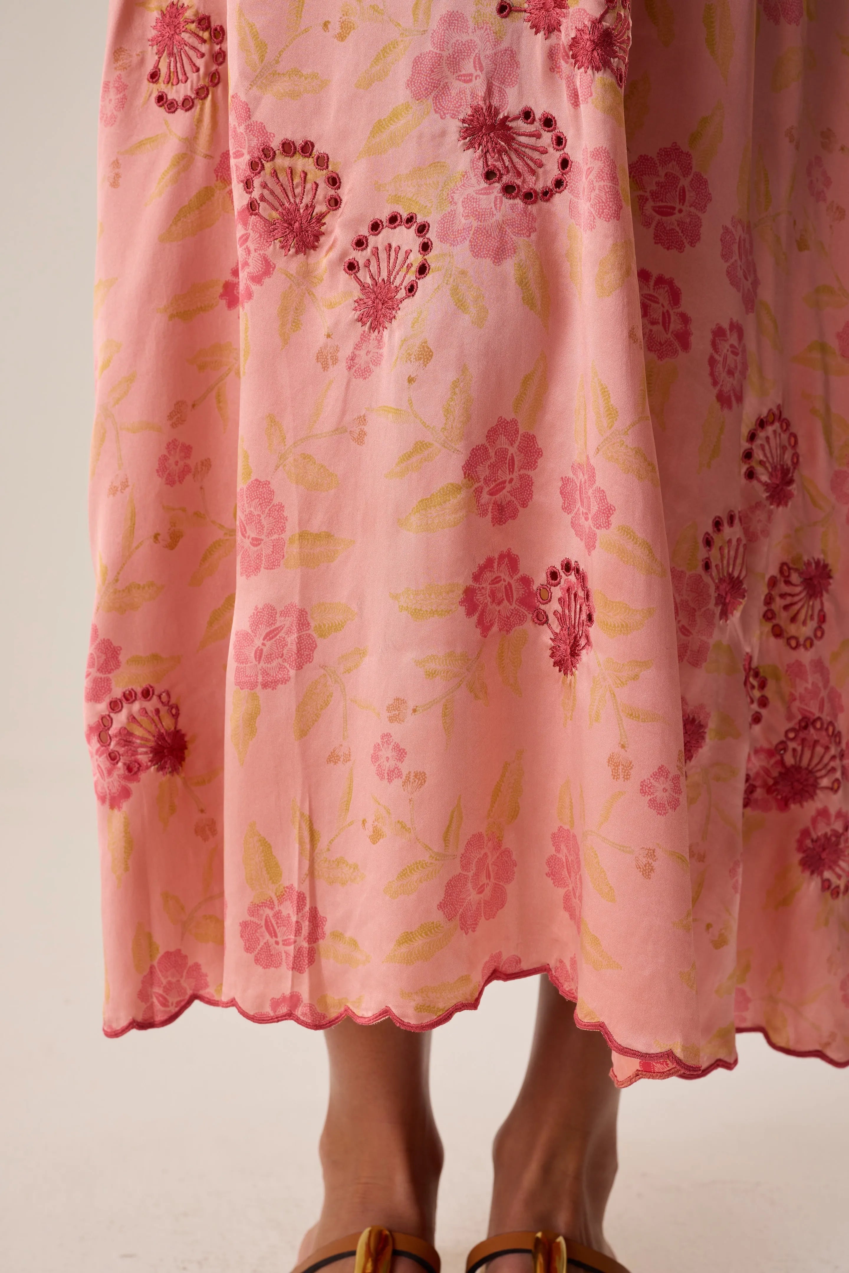 HERITAGE PRAIRIE ROSE EMBROIDERY