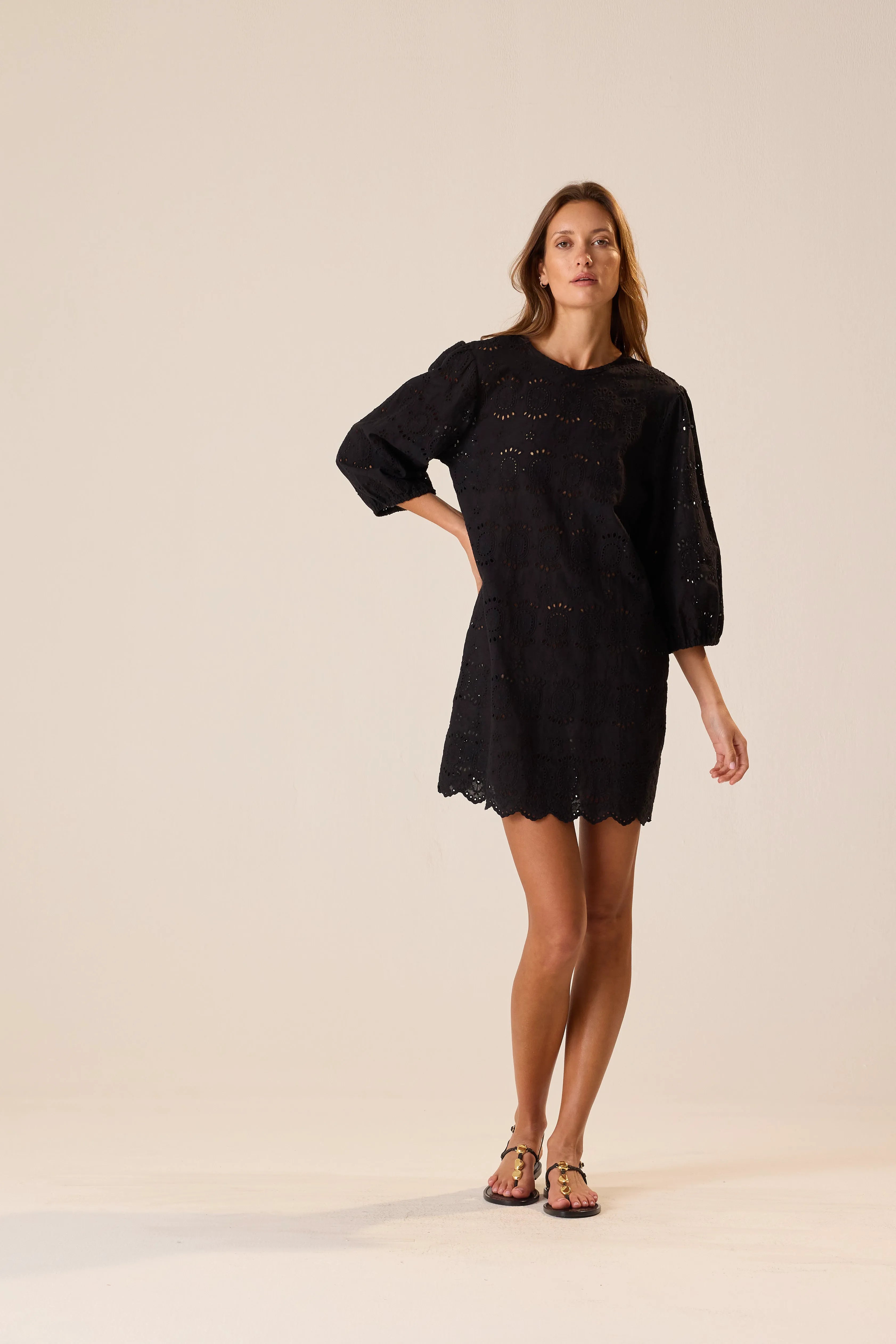 MEDALLION EMBROIDERY BLACK