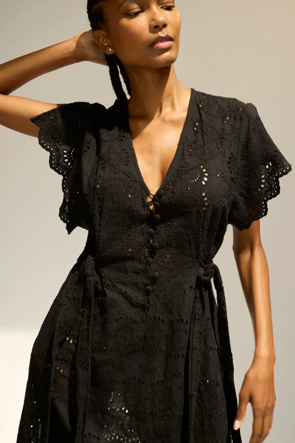 MEDALLION EMBROIDERY BLACK