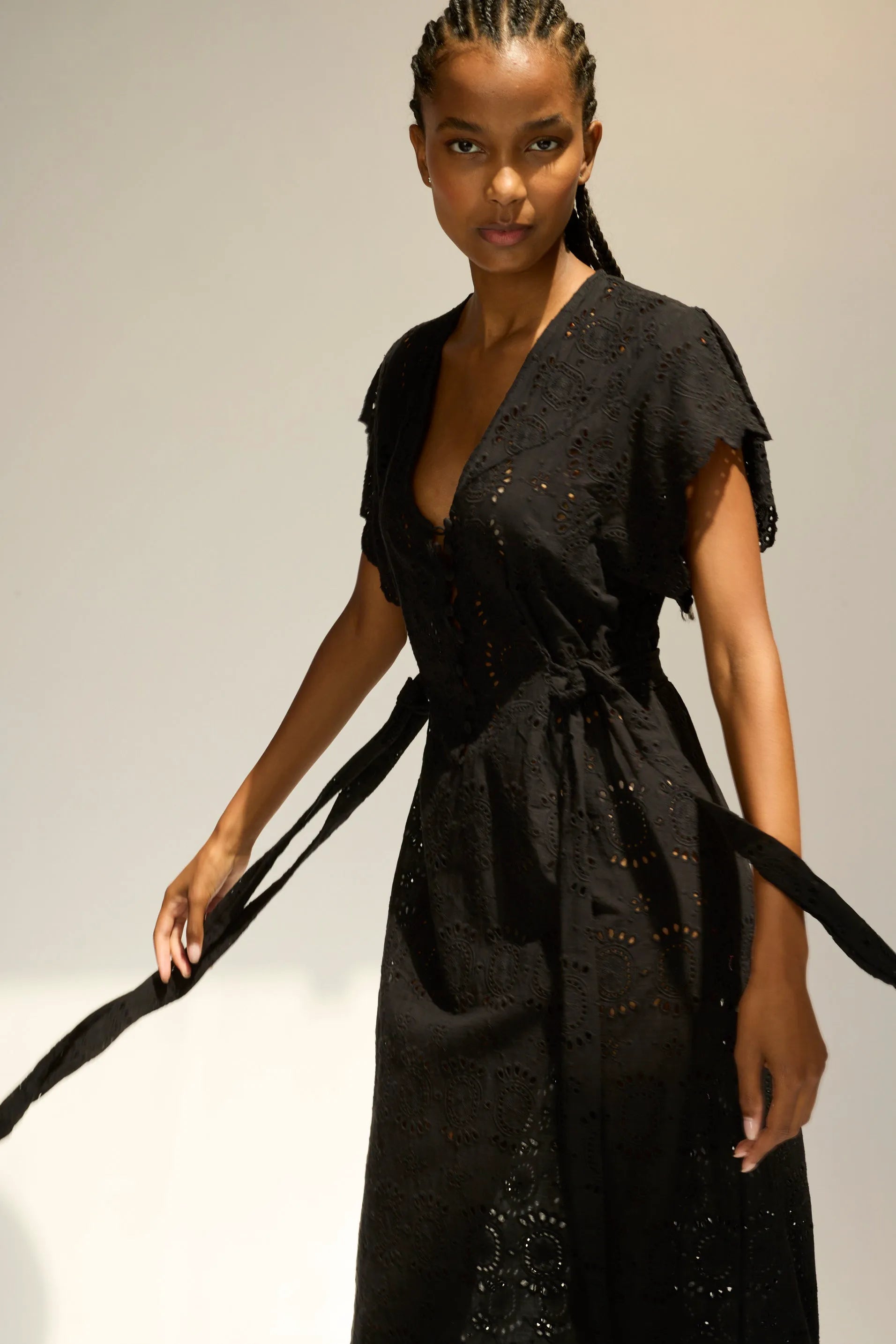 MEDALLION EMBROIDERY BLACK