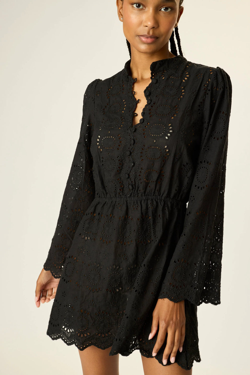 MEDALLION EMBROIDERY BLACK