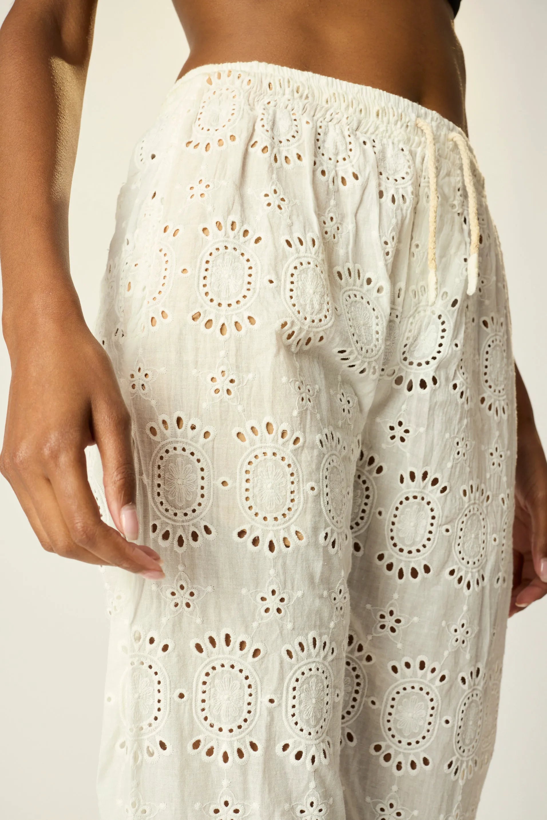 MEDALLION EMBROIDERY SALT