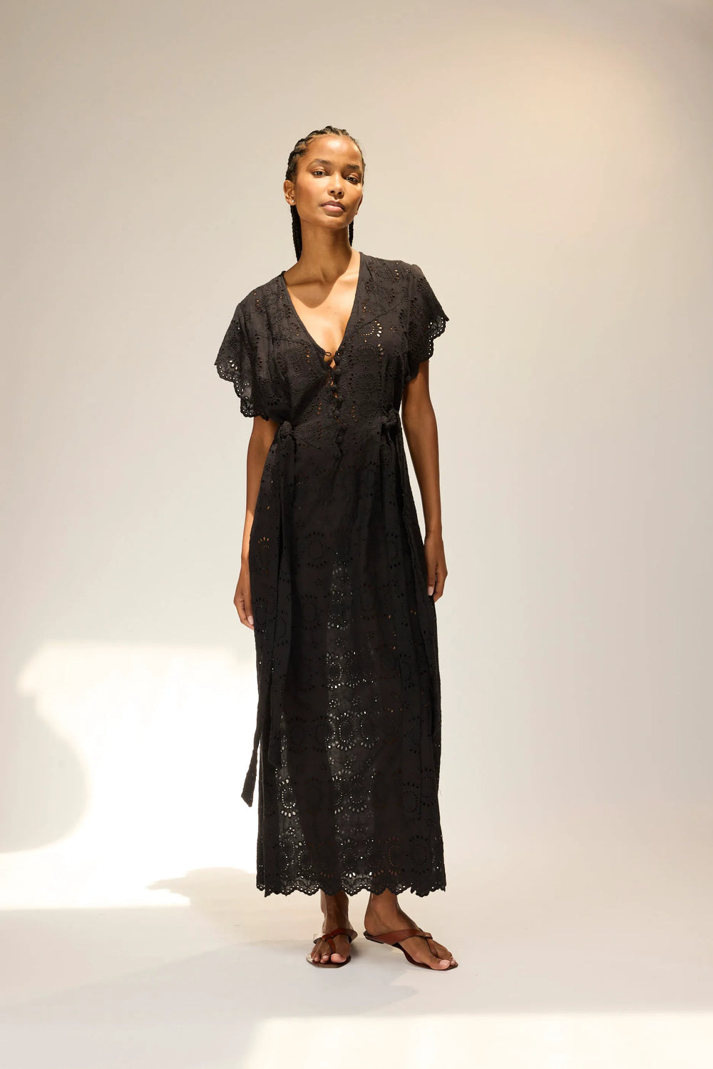 MEDALLION EMBROIDERY BLACK
