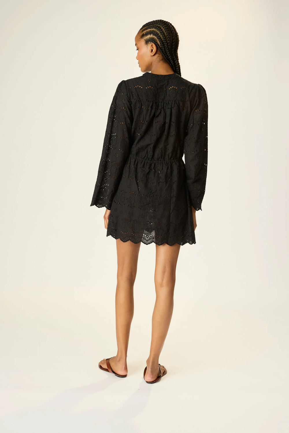 MEDALLION EMBROIDERY BLACK