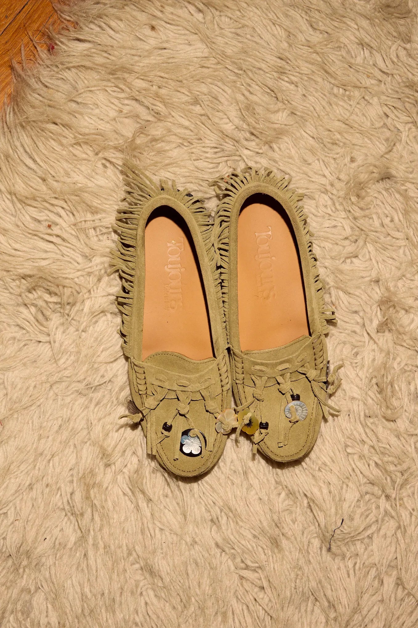 KHAKI