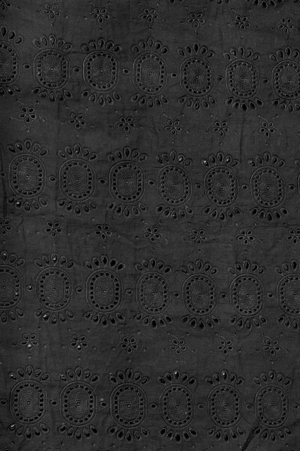 MEDALLION BLACK