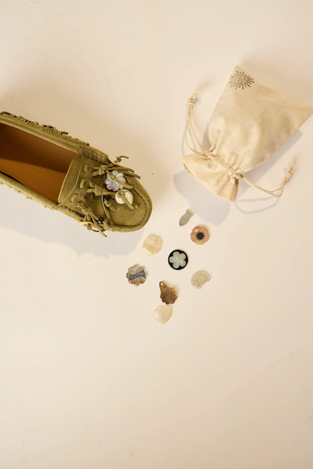 KHAKI