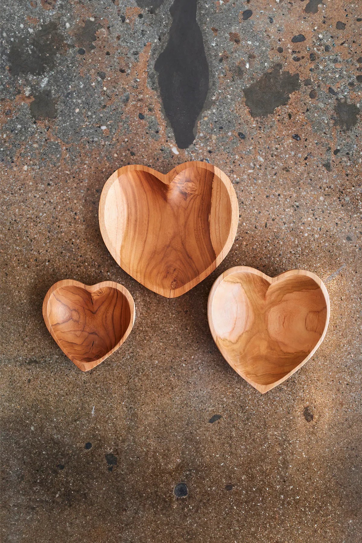 LARGE HEART BOWL