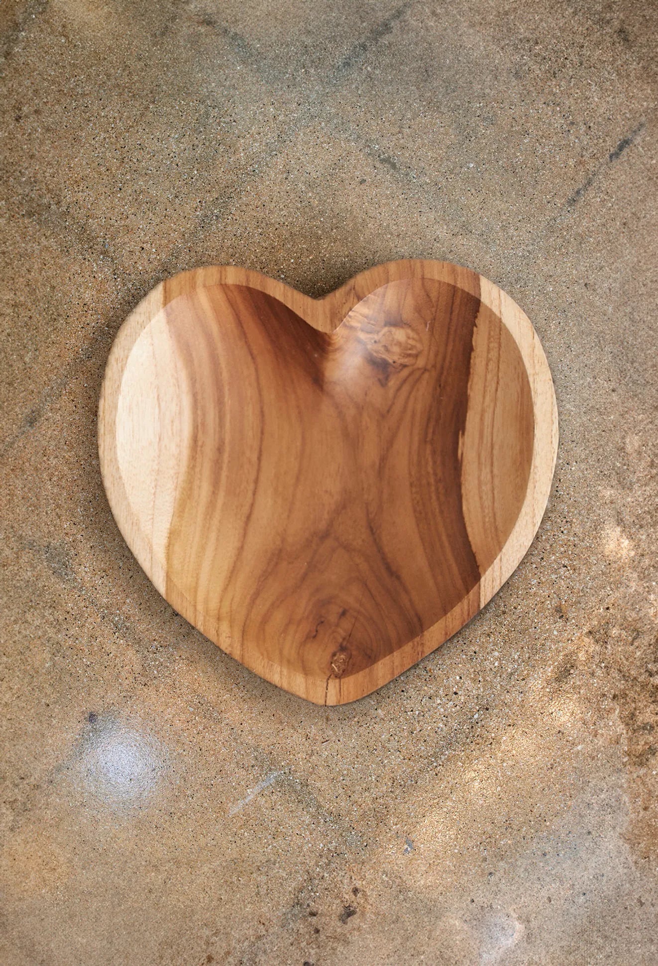 LARGE HEART BOWL